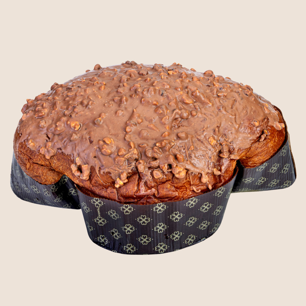 Colomba artigianale Gianduiotta, farcita con crema alla gianduia.