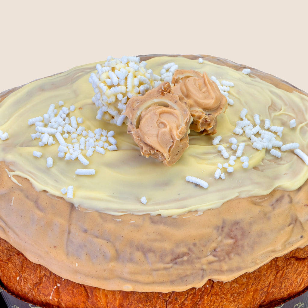 Colomba artigianale Nocciobianca, con vasetto di crema spalmabile artigianale nocciola e cioccolato bianco