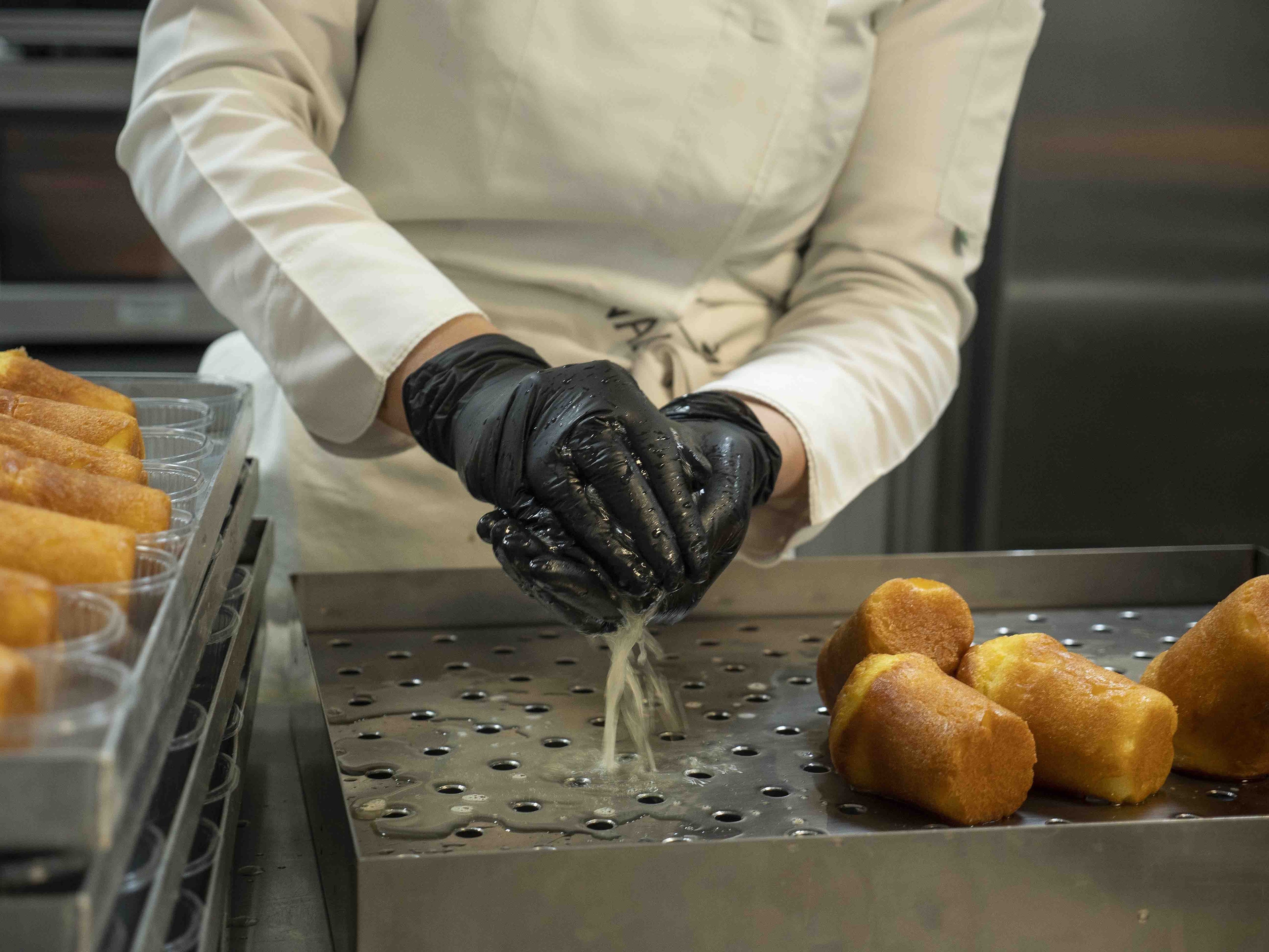 I Sottospirito al rum Jamaica, soffici mini babà in barattolo da 400 g