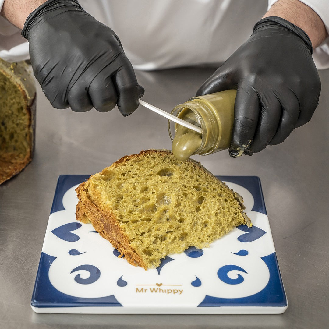Panettone artigianale  Speciale al Pistacchio di Sicilia, con vasetto di crema spalmabile al pistacchio
