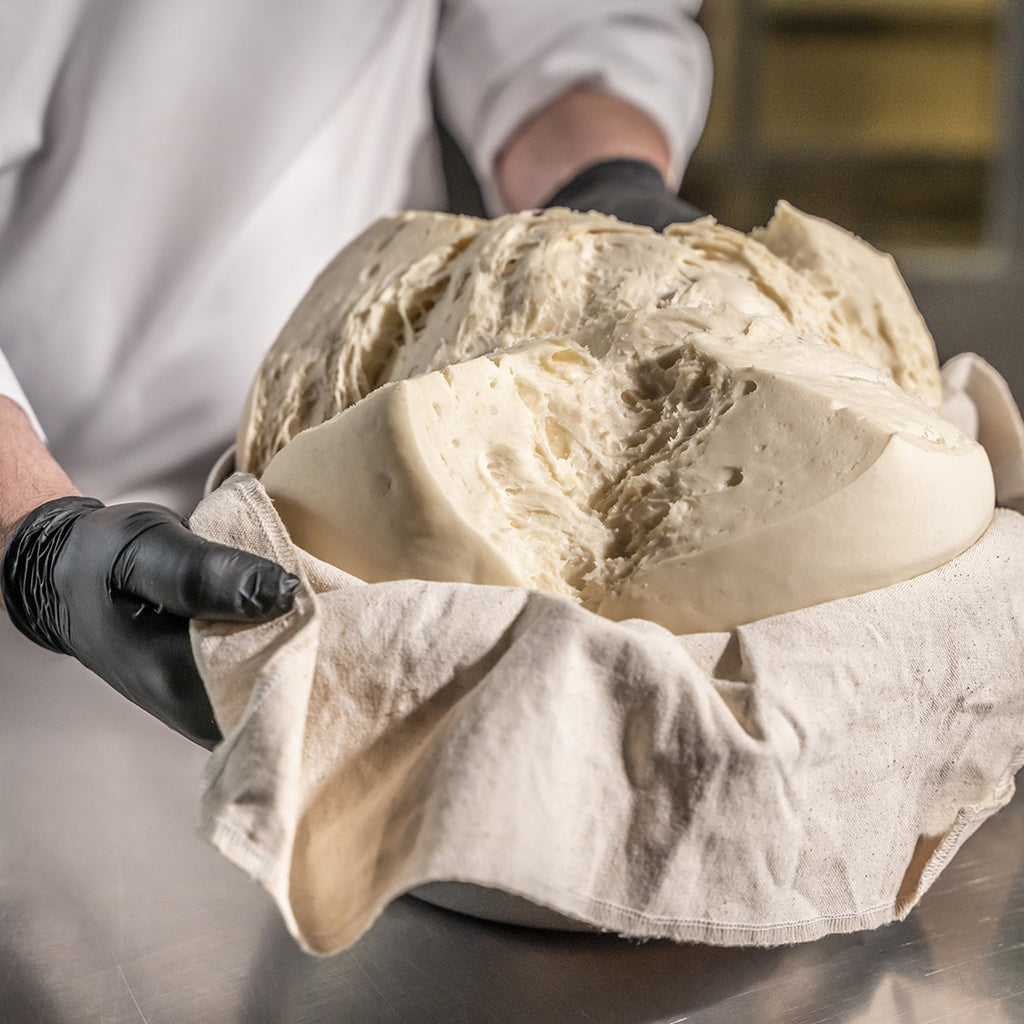 Colomba artigianale senza lattosio Cuore d'Albicocca,con glassa alle mandorle